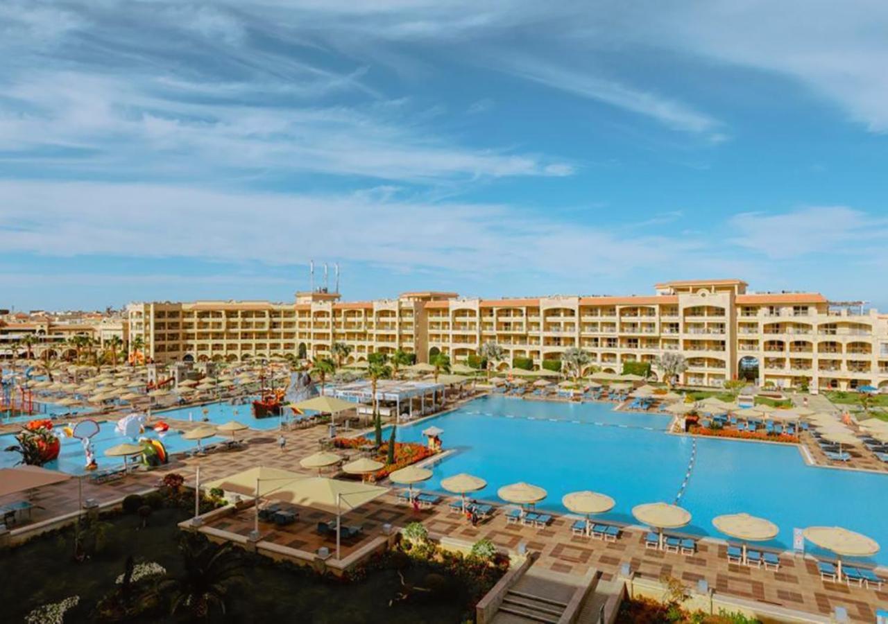 Pickalbatros White Beach Resort - Hurghada Exterior foto The hotel's main pool